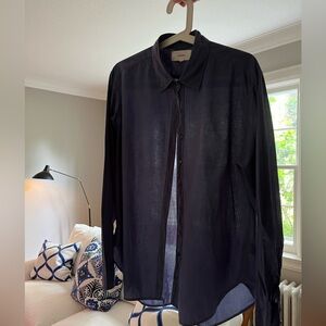 Xirena navy button down shirt in a size small.